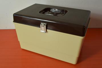 Grote retro vintage jaren 70 design naaidoos / naaibox beschikbaar voor biedingen