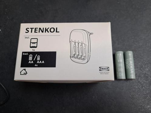 IKEA STENKOL Batterijlader + 2 LAADDA Batterijen, Audio, Tv en Foto, Accu's en Batterijen, Nieuw, Oplaadbaar, Ophalen of Verzenden