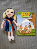 K3 knuffel in blauwe jurk + boek met Karen Kristel Kathleen, Ophalen of Verzenden, Zo goed als nieuw
