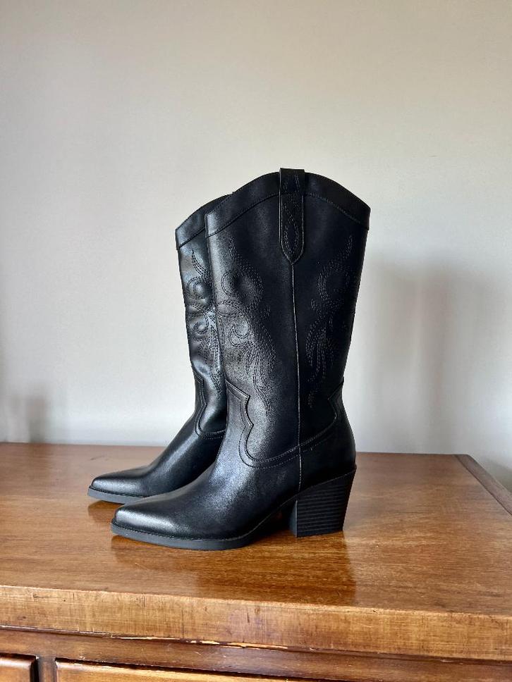 Nieuw: zwarte leren western laarzen maat 37; merk Deabused, Kleding | Dames, Schoenen, Nieuw, Hoge laarzen, Zwart, Ophalen of Verzenden