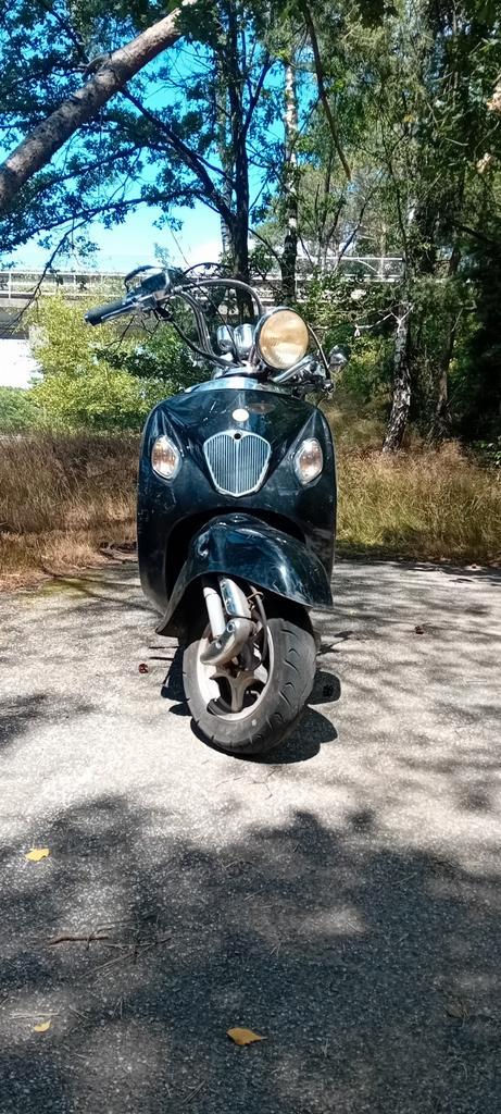luuko retro 50, Fietsen en Brommers, Scooters | SYM, Gebruikt, Overige modellen, Maximaal 25 km/u, Benzine, Ophalen