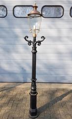 Antieke gietijzeren lantaarnpaal straatlantaarn tuinlantaarn, Antiek en Kunst, Antiek | Lampen, Verzenden