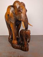 Houten olifant met baby, Antiek en Kunst, Kunst | Beelden en Houtsnijwerken, Ophalen of Verzenden