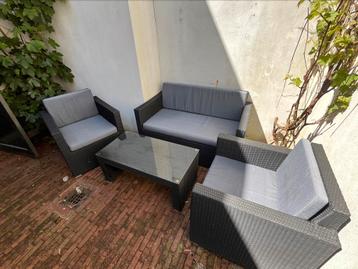 Tuin set te koop beschikbaar voor biedingen
