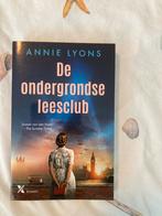 De Ondergrondse Leesclub - Annie Lyons, Ophalen of Verzenden, Zo goed als nieuw, Nederland