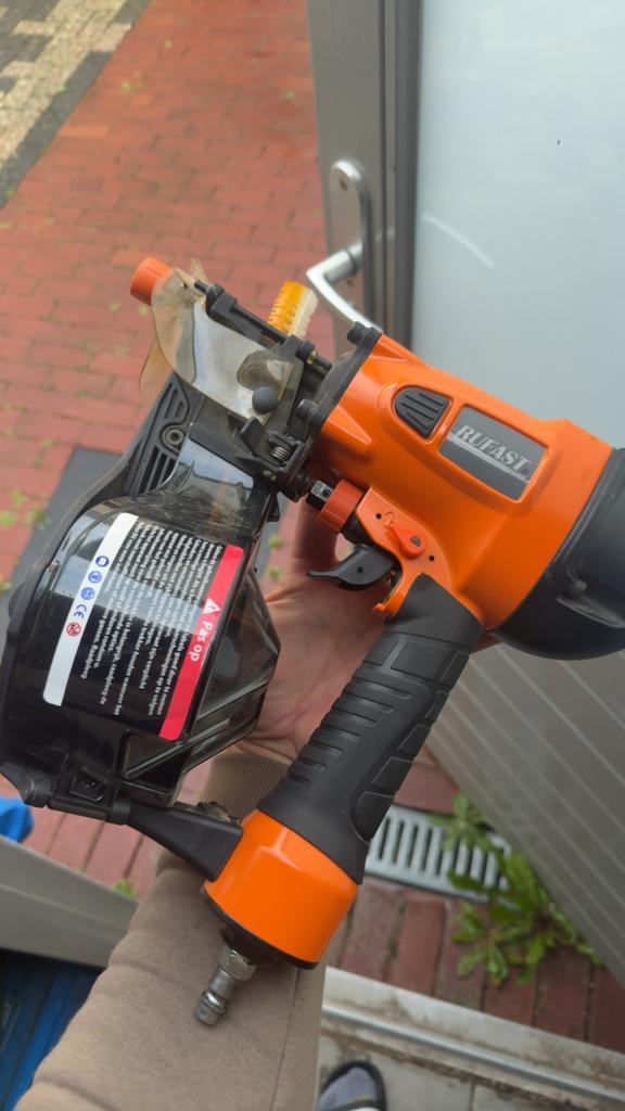 Rufast rol tacker - schroeven/spijker machine, Doe-het-zelf en Verbouw, Gereedschap | Overige machines, Zo goed als nieuw, Ophalen