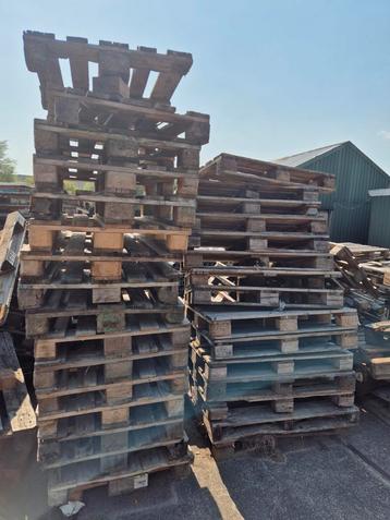 Partij kapotte europallets circa 200 stuks beschikbaar voor biedingen