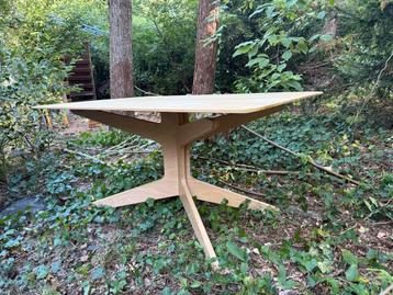 Eikenhouten Eettafel - Vierkant - Nieuw beschikbaar voor biedingen