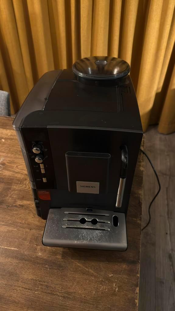 Siemens EQ5 bonenmachine, Witgoed en Apparatuur, Koffiezetapparaten, Gebruikt, Gemalen koffie, Koffiebonen, Koffiemachine, Afneembaar waterreservoir