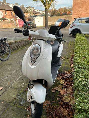 Electric scooter beschikbaar voor biedingen