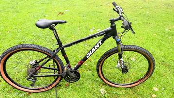 Z.g.a.n mooie goede mountainbike Giant Talon maat M beschikbaar voor biedingen