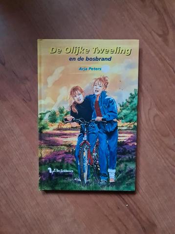 Arja Peters - De Olijke Tweeling - en de bosbrand beschikbaar voor biedingen