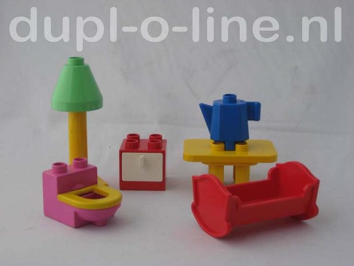 Veel losse duplo meubeltjes bedjes strijkplank aanrecht box, Kinderen en Baby's, Speelgoed | Duplo en Lego, Gebruikt, Duplo, Ophalen of Verzenden