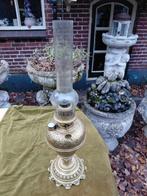 Antieke koperen tafelolielamp met graveringen., Ophalen of Verzenden