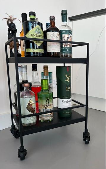 Moderne Zwarte Drinks Trolley - Stijlvol & Mobiel beschikbaar voor biedingen