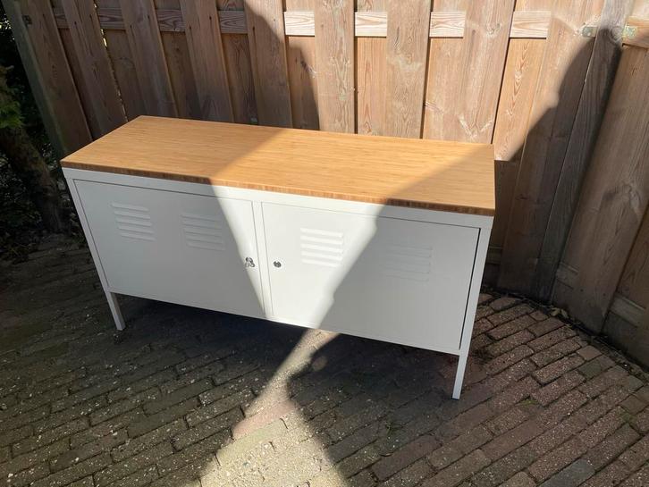 IKEA PS Tv-meubel/Lockerkast met Bamboe Blad, Huis en Inrichting, Kasten | Dressoirs, Zo goed als nieuw, 100 tot 150 cm, 25 tot 50 cm