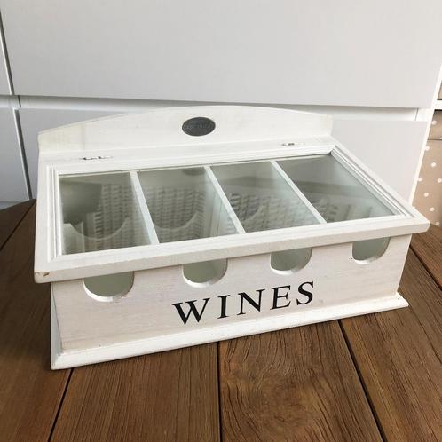 Riverdale wijn display kist hout wit voor 4 flessen, Huis en Inrichting, Woonaccessoires | Wijnrekken, Zo goed als nieuw, Minder dan 50 cm