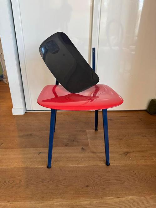 Ahrend Revolt Stoel - Rood/Blauw/Zwart, Huis en Inrichting, Stoelen, Gebruikt, Eén, Metaal, Overige kleuren, Ophalen