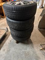 Winterbanden 235/60 R16 op stalen velgen inclusief wieldop, Auto-onderdelen, Banden en Velgen, Ophalen, Gebruikt, 16 inch, Winterbanden