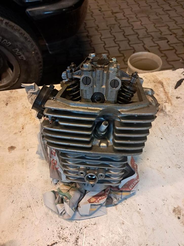 Cilinderkop Honda NTV 650 Revere (1988-1997), Motoren, Onderdelen | Overige, Gereviseerd, Ophalen of Verzenden
