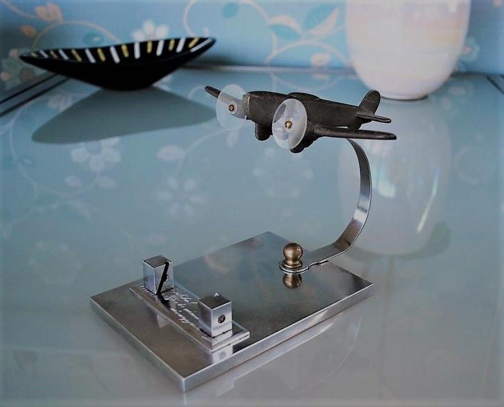 Vliegtuig, WW2 Bommenwerper 1949 Vintage Trech art, Antiek en Kunst, Curiosa en Brocante, Verzenden