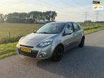Renault Clio 1.6 Dynamique / AUTOMAAT/ NWE APK / NAVI / CRUI, Auto's, Renault, 535 kg, Gebruikt, 4 cilinders, 1165 kg