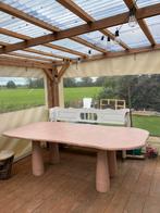 Organische betonciré tafel zalmkleur, Huis en Inrichting, Tafels | Eettafels, Ophalen, 100 tot 150 cm, Vijf personen of meer, Overige vormen