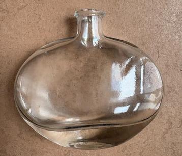 Fraai klein flesje, 4 cl beschikbaar voor biedingen