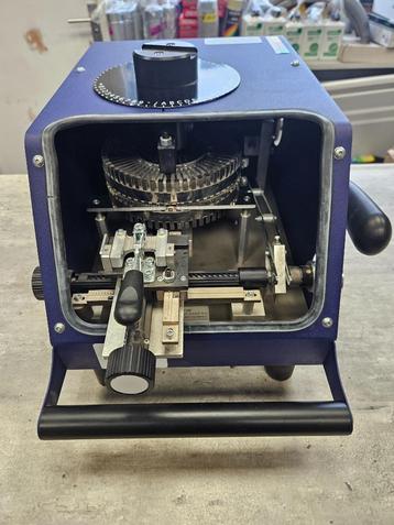 CIM 10HE Tag en Plate Embossing / Graveer Machine 3 mm beschikbaar voor biedingen