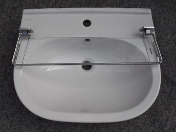 Villeroy & Boch wastafel met planchet beschikbaar voor biedingen