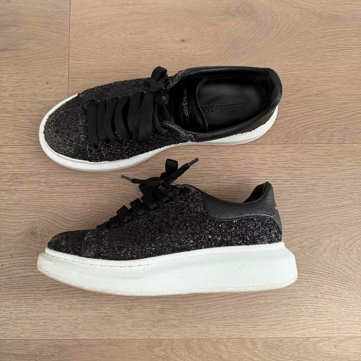 Alexander McQueen sneakers zwart glitter, Kleding | Dames, Schoenen, Zo goed als nieuw, Sneakers of Gympen, Zwart, Ophalen of Verzenden