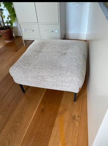 Poef van Duke Bank - Stijlvol en Comfortabel beschikbaar voor biedingen