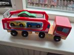 Houten oplegger met 3 auto's, Kinderen en Baby's, Speelgoed | Houten speelgoed, Ophalen of Verzenden, Zo goed als nieuw