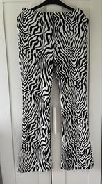 Broek flared zebraprint nieuw maat L, Nieuw, Lang, Maat 42/44 (L), Zwart