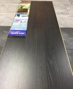 Laminaat Zwart eik UE1306 8mm dik met 4V - groev €11,95m2