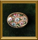Antieke broche: geschilderd op parelmoer, Ophalen of Verzenden, Overige materialen, Broche
