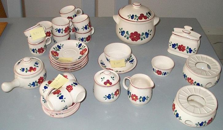 delen van servies Brabants Bont van Bouquet, Huis en Inrichting, Keuken | Servies, Gebruikt, Overige stijlen, Aardewerk, Ophalen