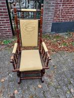 Engelse schommelstoel, gele stoffen bekleding., Antiek en Kunst, Antiek | Meubels | Stoelen en Banken, Ophalen