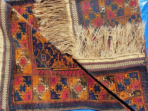 Prachtig Perzisch handgeknoopt Kleed.(Soumac)., Huis en Inrichting, Stoffering | Tapijten en Kleden, Zo goed als nieuw, 50 tot 100 cm