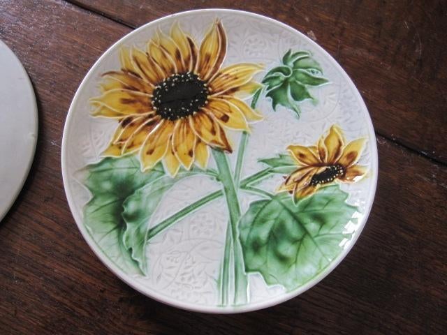 Set van 4 antieke wandborden met opgelegde zonnebloemen, Antiek en Kunst, Antiek | Wandborden en Tegels, Ophalen of Verzenden