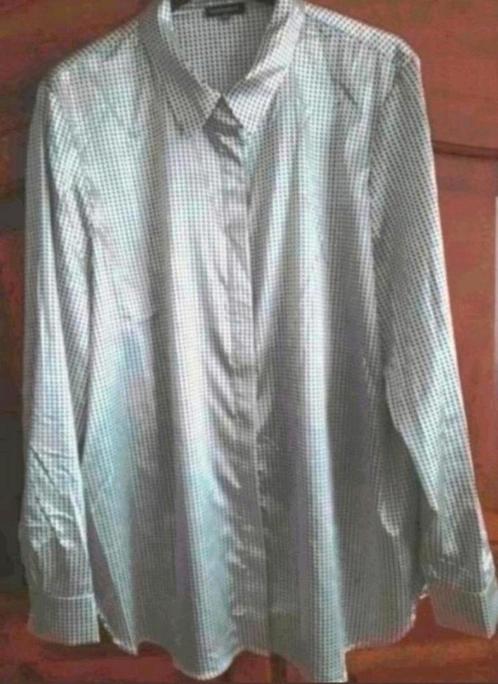 Zilvergrijze glanzende blouse van Question 4XL 46-48, Kleding | Dames, Grote Maten, Nieuw, Blouse of Tuniek, Grijs, Verzenden