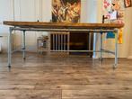 Eettafel bureau eiken bielzen met steigerbalken onderstel, Huis en Inrichting, Bureaus, Ophalen, Met wielen, Zo goed als nieuw