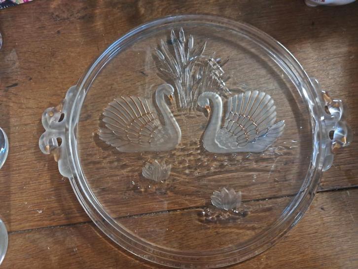 Glazen Taartschaal met Zwanen, Antiek en Kunst, Antiek | Schalen, Ophalen