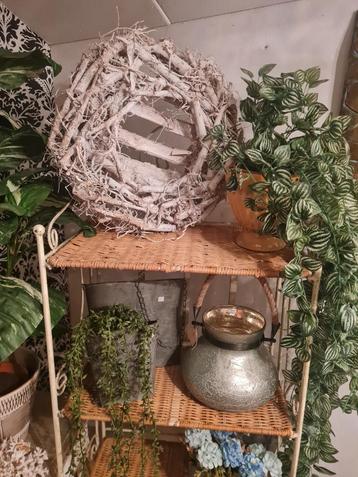 Nieuwe witte takken krans beschikbaar voor biedingen