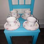 Kop en schotel met bloemetjes en een blauw randje 4 stuks, Ophalen, Gebruikt, Overige stijlen, Kop(pen) en/of Schotel(s)