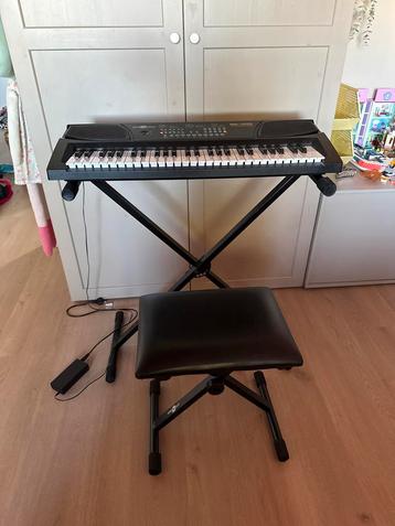 Gear4music MK-1000 Keyboard met Standaard & Kruk beschikbaar voor biedingen