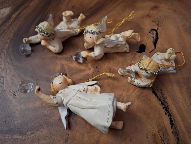 Annekabouke Angels of Light - 4 Hangers met kristal., Diversen, Kerst, Zo goed als nieuw, Ophalen of Verzenden