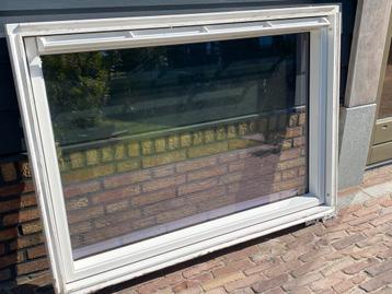 VELUX UK04 98x134 wit dakraam kantelraam zolderraam beschikbaar voor biedingen