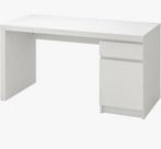 Witte IKEA bureau - zeer netjes, Huis en Inrichting, Bureaus, Ophalen, Zo goed als nieuw, Bureau