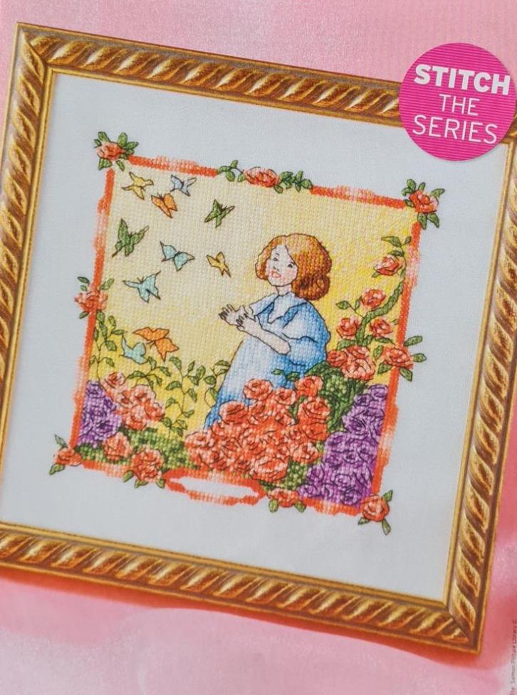 Flora White Rose girl met vlinders borduurpatroon, Hobby en Vrije tijd, Borduren en Borduurmachines, Nieuw, Patroon, Handborduren